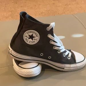 Velvet converse size 7